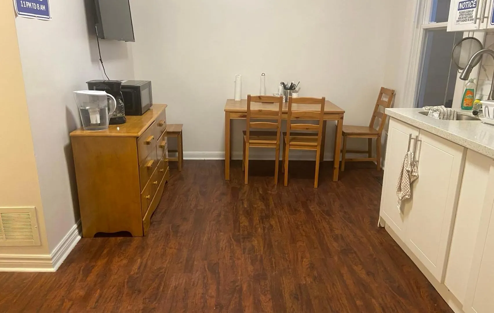 Guest house Budget Quad Room With En Suite Bathroom 36B Toronto Canada